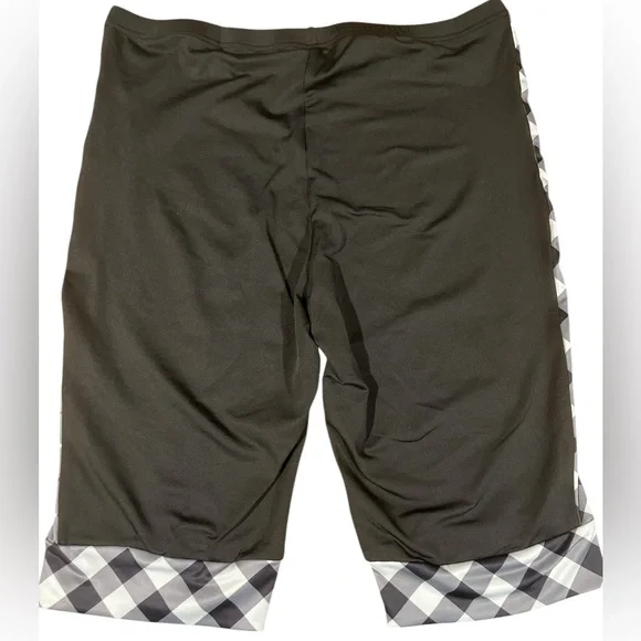 💚 #2568 SHEIN CURVE Black Shorts with Checkered Trim - Picture 2 of 6